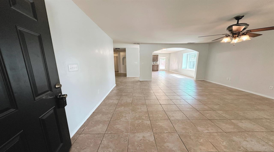 5516 Lost Hills Trail, Laredo, Texas 78041, 3 Bedrooms Bedrooms, 5 Rooms Rooms,2 BathroomsBathrooms,Residential,For Rent,5516 Lost Hills Trail,20263268