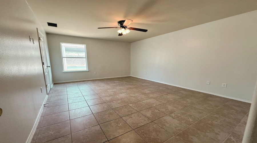 5516 Lost Hills Trail, Laredo, Texas 78041, 3 Bedrooms Bedrooms, 5 Rooms Rooms,2 BathroomsBathrooms,Residential,For Rent,5516 Lost Hills Trail,20263268
