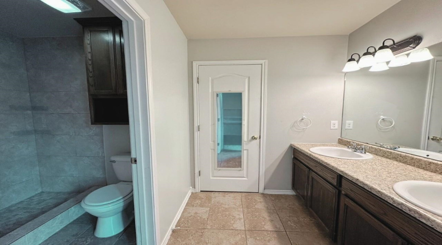 5516 Lost Hills Trail, Laredo, Texas 78041, 3 Bedrooms Bedrooms, 5 Rooms Rooms,2 BathroomsBathrooms,Residential,For Rent,5516 Lost Hills Trail,20263268