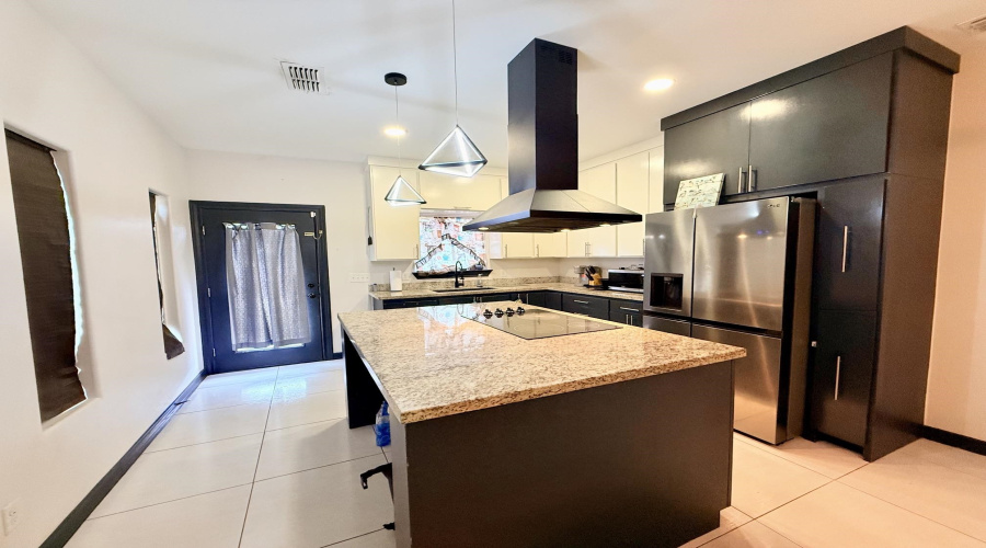 1614 Bilbao Dr., Laredo, Texas 78046, 3 Bedrooms Bedrooms, 6 Rooms Rooms,2 BathroomsBathrooms,Residential,For Sale,1614 Bilbao Dr.,20263269