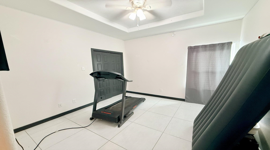 1614 Bilbao Dr., Laredo, Texas 78046, 3 Bedrooms Bedrooms, 6 Rooms Rooms,2 BathroomsBathrooms,Residential,For Sale,1614 Bilbao Dr.,20263269