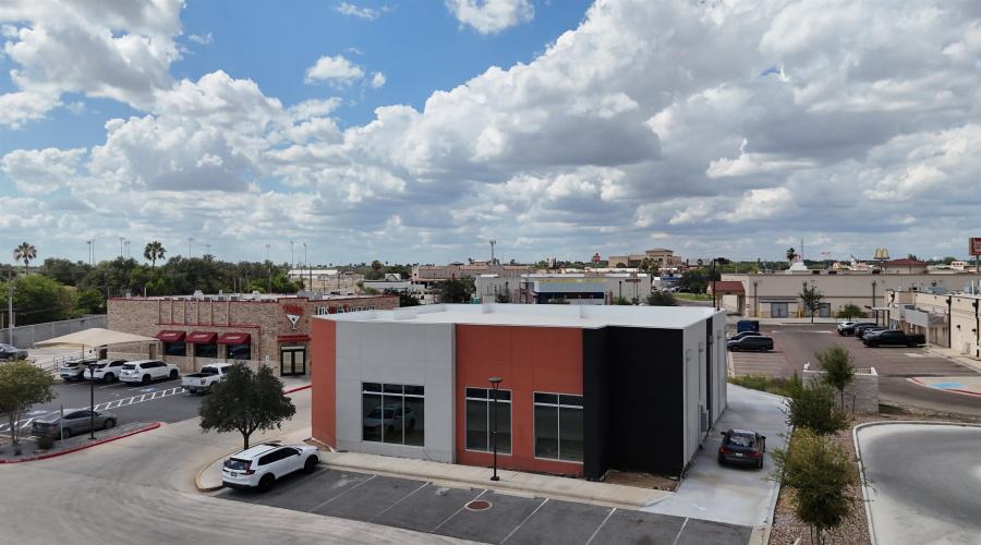 7518 McPherson Rd, Laredo, Texas 78041, 1 Room Rooms,Commercial retail/office,For Sale,7518 McPherson Rd,20263273
