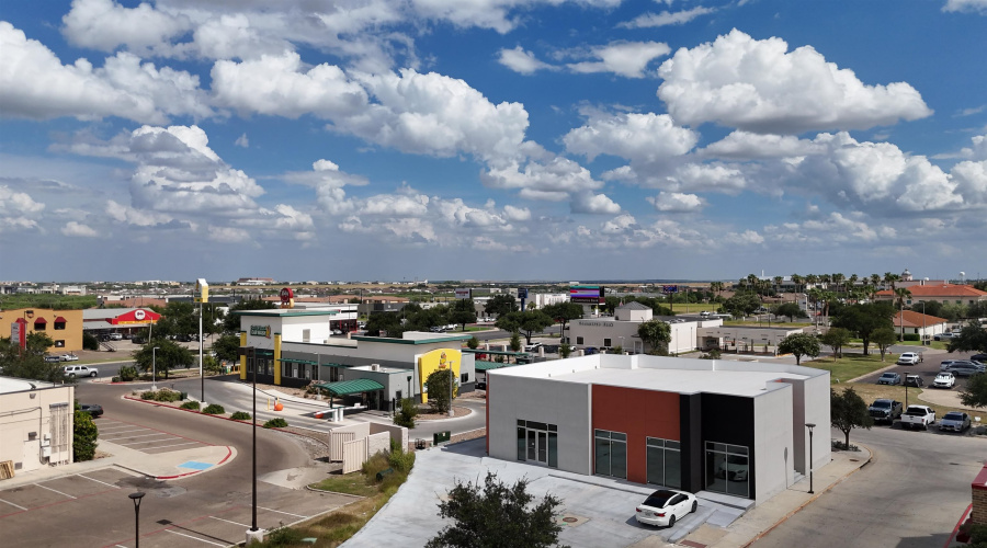 7518 McPherson Rd, Laredo, Texas 78041, 1 Room Rooms,Commercial retail/office,For Sale,7518 McPherson Rd,20263273
