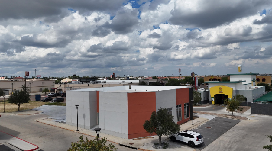 7518 McPherson Rd, Laredo, Texas 78041, 1 Room Rooms,Commercial retail/office,For Sale,7518 McPherson Rd,20263273