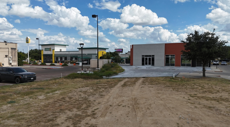 7518 McPherson Rd, Laredo, Texas 78041, 1 Room Rooms,Commercial retail/office,For Rent,7518 McPherson Rd,20263278