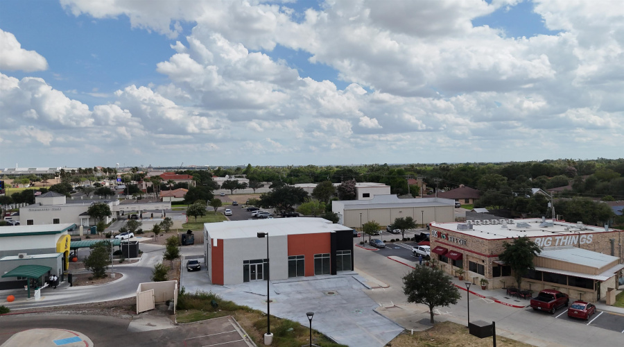 7518 McPherson Rd, Laredo, Texas 78041, 1 Room Rooms,Commercial retail/office,For Rent,7518 McPherson Rd,20263278