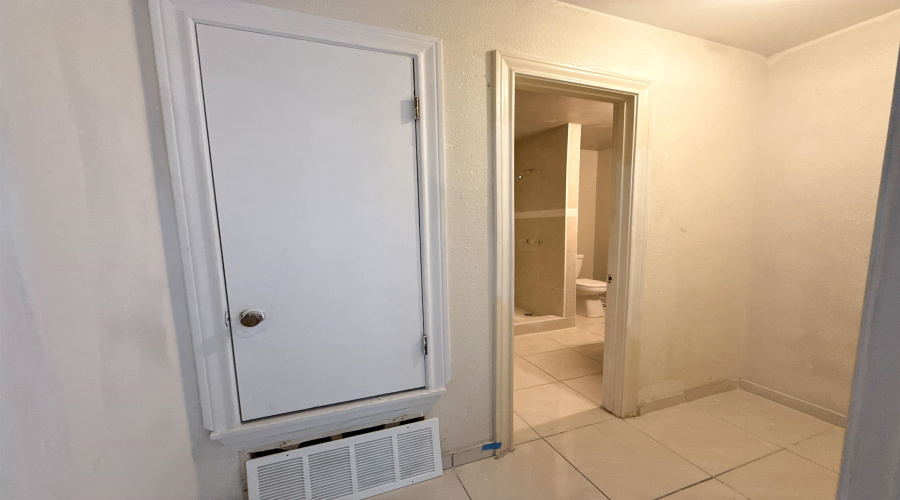 106 Florida St, Laredo, Texas 78041, 1 Bedroom Bedrooms, 2 Rooms Rooms,1 BathroomBathrooms,Residential,For Rent,106 Florida St,20263274