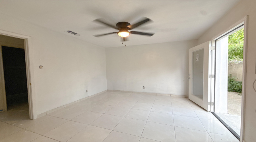 106 Florida St, Laredo, Texas 78041, 1 Bedroom Bedrooms, 2 Rooms Rooms,1 BathroomBathrooms,Residential,For Rent,106 Florida St,20263274