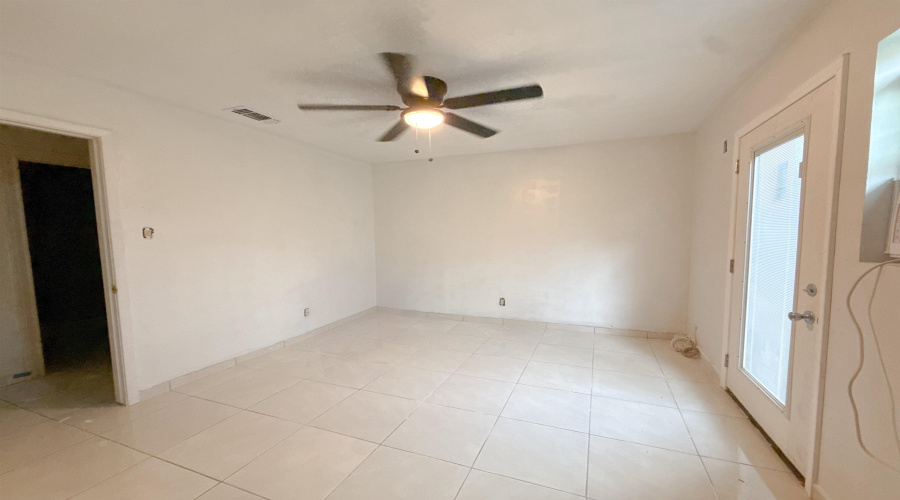 106 Florida St, Laredo, Texas 78041, 1 Bedroom Bedrooms, 2 Rooms Rooms,1 BathroomBathrooms,Residential,For Rent,106 Florida St,20263274
