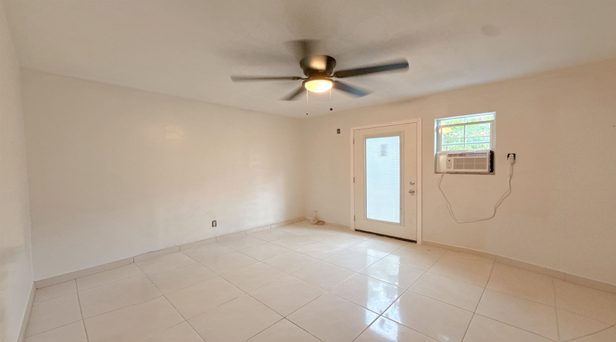 106 Florida St, Laredo, Texas 78041, 1 Bedroom Bedrooms, 2 Rooms Rooms,1 BathroomBathrooms,Residential,For Rent,106 Florida St,20263274