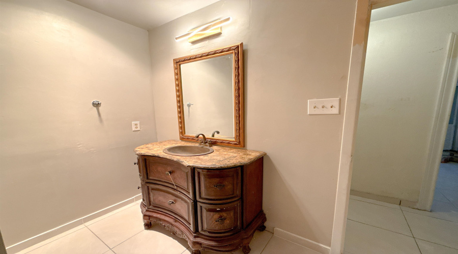 106 Florida St, Laredo, Texas 78041, 1 Bedroom Bedrooms, 2 Rooms Rooms,1 BathroomBathrooms,Residential,For Rent,106 Florida St,20263274