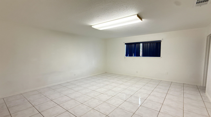 201 Gumwood Ln, Laredo, Texas 78041, 4 Bedrooms Bedrooms, 7 Rooms Rooms,2 BathroomsBathrooms,Residential,For Rent,201 Gumwood Ln,20263277