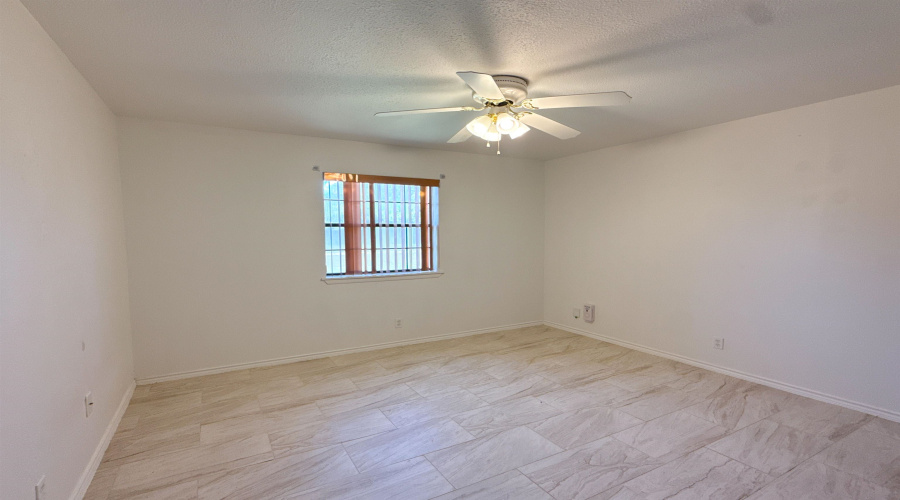 201 Gumwood Ln, Laredo, Texas 78041, 4 Bedrooms Bedrooms, 7 Rooms Rooms,2 BathroomsBathrooms,Residential,For Rent,201 Gumwood Ln,20263277