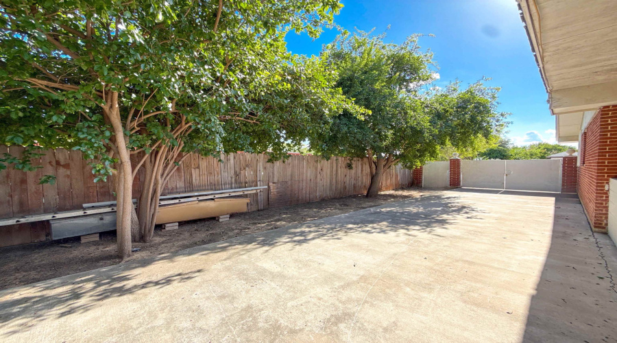 201 Gumwood Ln, Laredo, Texas 78041, 4 Bedrooms Bedrooms, 7 Rooms Rooms,2 BathroomsBathrooms,Residential,For Rent,201 Gumwood Ln,20263277