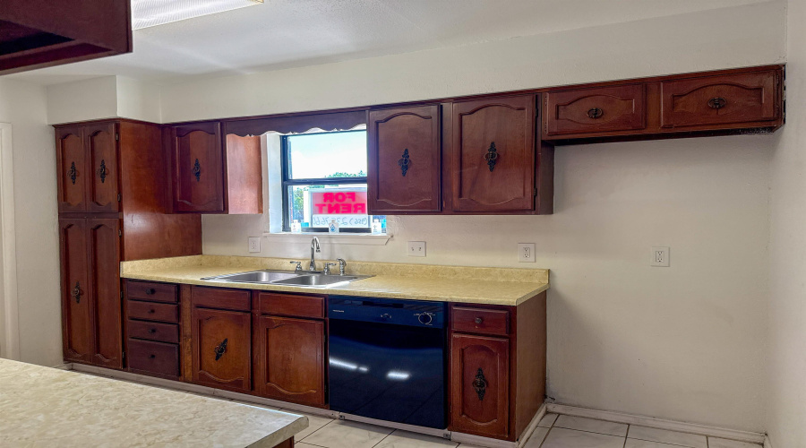 201 Gumwood Ln, Laredo, Texas 78041, 4 Bedrooms Bedrooms, 7 Rooms Rooms,2 BathroomsBathrooms,Residential,For Rent,201 Gumwood Ln,20263277