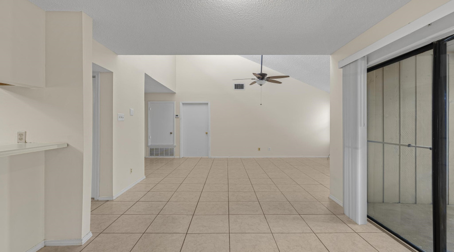 100 Hillside Rd, LAREDO, Texas 78041, 2 Bedrooms Bedrooms, 3 Rooms Rooms,1 BathroomBathrooms,Residential,For Sale,100 Hillside Rd,20263286