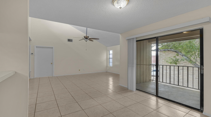 100 Hillside Rd, LAREDO, Texas 78041, 2 Bedrooms Bedrooms, 3 Rooms Rooms,1 BathroomBathrooms,Residential,For Sale,100 Hillside Rd,20263286