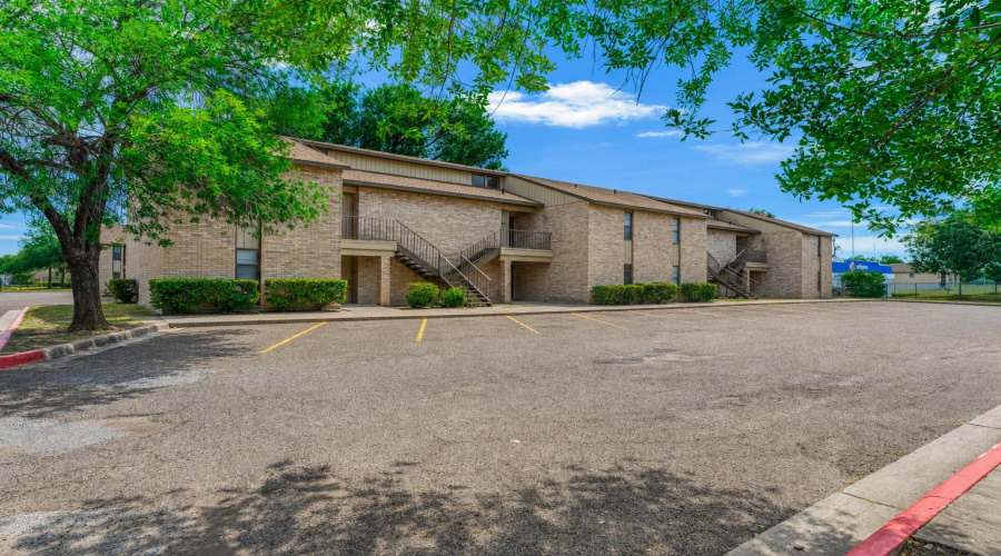 100 Hillside Rd, LAREDO, Texas 78041, 2 Bedrooms Bedrooms, 3 Rooms Rooms,1 BathroomBathrooms,Residential,For Sale,100 Hillside Rd,20263286