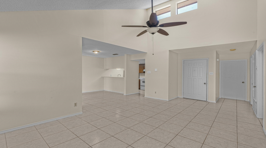 100 Hillside Rd, LAREDO, Texas 78041, 2 Bedrooms Bedrooms, 3 Rooms Rooms,1 BathroomBathrooms,Residential,For Sale,100 Hillside Rd,20263286