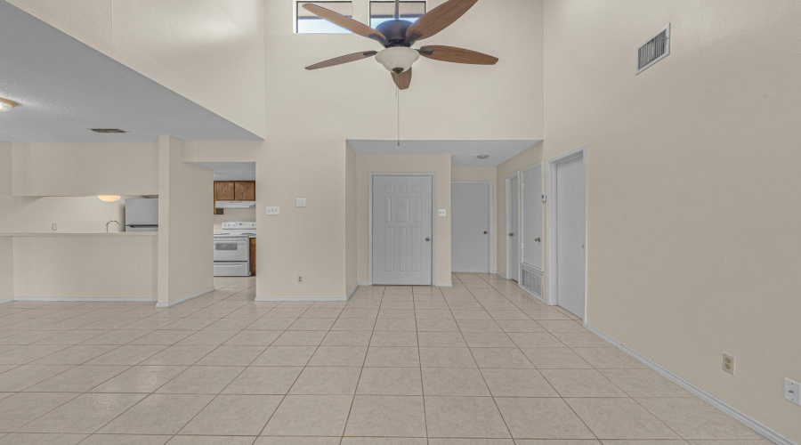 100 Hillside Rd, LAREDO, Texas 78041, 2 Bedrooms Bedrooms, 3 Rooms Rooms,1 BathroomBathrooms,Residential,For Sale,100 Hillside Rd,20263286