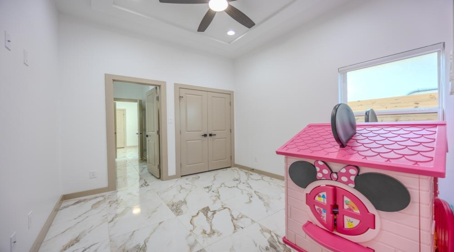3912 Texas Dr., LAREDO, Texas 78046, 4 Bedrooms Bedrooms, 6 Rooms Rooms,3 BathroomsBathrooms,Residential,For Rent,3912 Texas Dr.,20263287