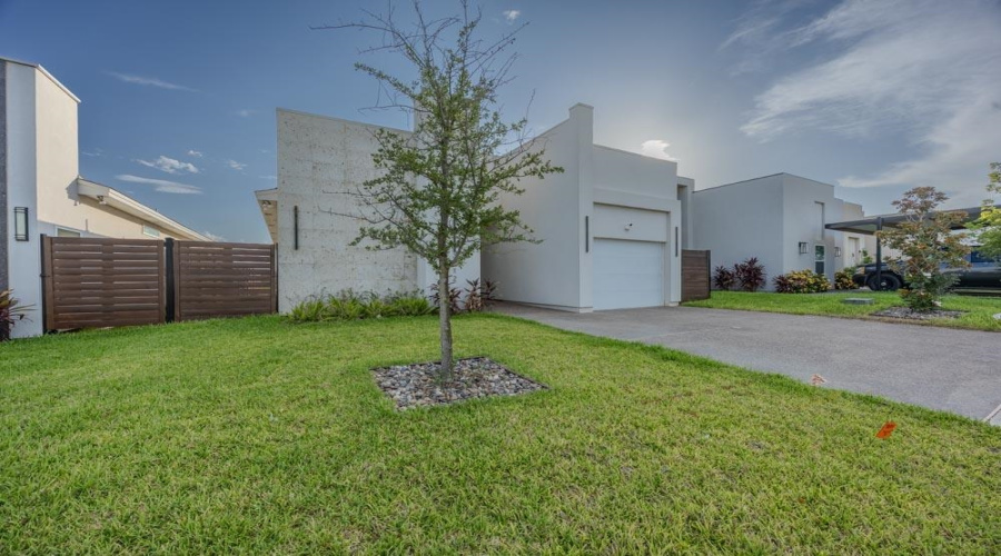 3912 Texas Dr., LAREDO, Texas 78046, 4 Bedrooms Bedrooms, 6 Rooms Rooms,3 BathroomsBathrooms,Residential,For Rent,3912 Texas Dr.,20263287