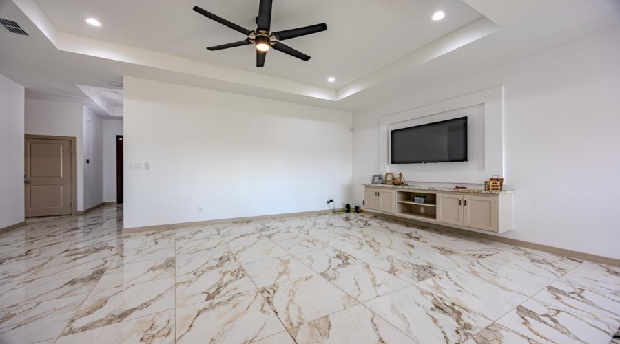 3912 Texas Dr., LAREDO, Texas 78046, 4 Bedrooms Bedrooms, 6 Rooms Rooms,3 BathroomsBathrooms,Residential,For Rent,3912 Texas Dr.,20263287