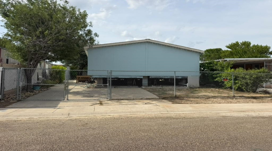 814 Flag St, LAREDO, Texas 78043, 3 Bedrooms Bedrooms, 5 Rooms Rooms,2 BathroomsBathrooms,Residential,For Rent,814 Flag St,20263291