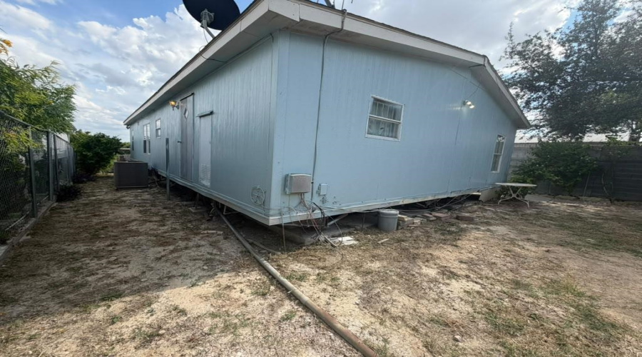 814 Flag St, LAREDO, Texas 78043, 3 Bedrooms Bedrooms, 5 Rooms Rooms,2 BathroomsBathrooms,Residential,For Rent,814 Flag St,20263291