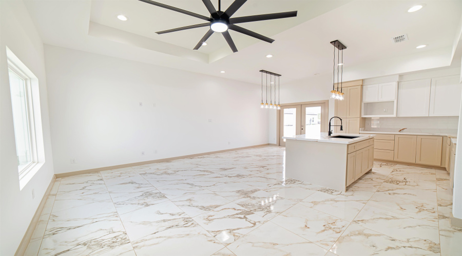 1607 Secretaria Ln., Laredo, Texas 78046, 3 Bedrooms Bedrooms, 5 Rooms Rooms,2 BathroomsBathrooms,Residential,For Sale,1607 Secretaria Ln.,20263292