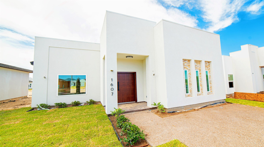 1607 Secretaria Ln., Laredo, Texas 78046, 3 Bedrooms Bedrooms, 5 Rooms Rooms,2 BathroomsBathrooms,Residential,For Sale,1607 Secretaria Ln.,20263292