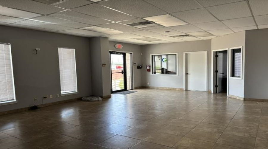14406 Investment Ave, LAREDO, Texas 78045-000, 1 Bedroom Bedrooms, 1 Room Rooms,3 BathroomsBathrooms,Commercial/industrial,For Rent,14406 Investment Ave,20263293