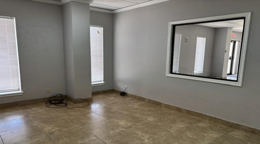 14406 Investment Ave, LAREDO, Texas 78045-000, 1 Bedroom Bedrooms, 1 Room Rooms,3 BathroomsBathrooms,Commercial/industrial,For Rent,14406 Investment Ave,20263293