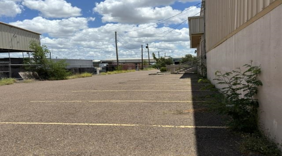 14406 Investment Ave, LAREDO, Texas 78045-000, 1 Bedroom Bedrooms, 1 Room Rooms,3 BathroomsBathrooms,Commercial/industrial,For Rent,14406 Investment Ave,20263293
