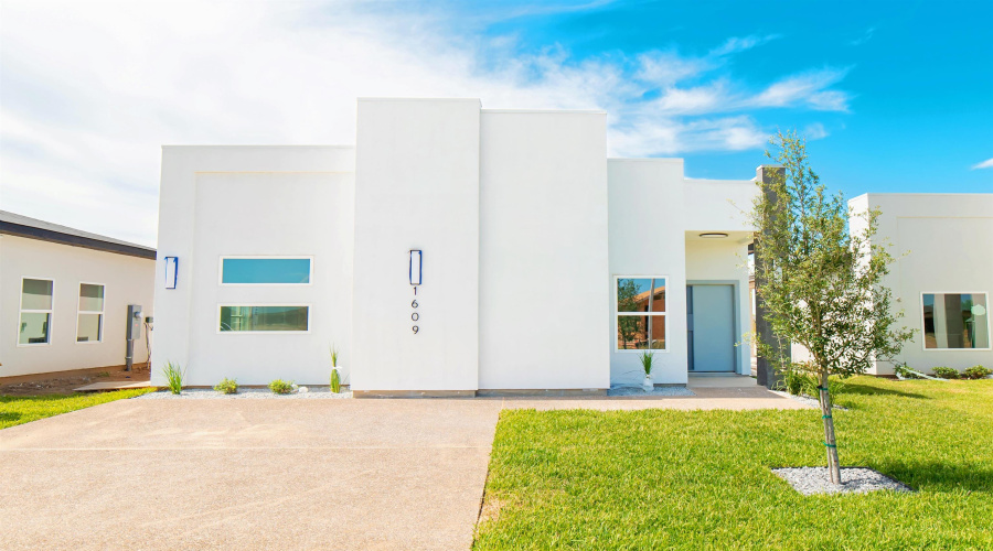 1609 Secretaria Ln., Laredo, Texas 78046, 3 Bedrooms Bedrooms, 5 Rooms Rooms,2 BathroomsBathrooms,Residential,For Sale,1609 Secretaria Ln.,20263296