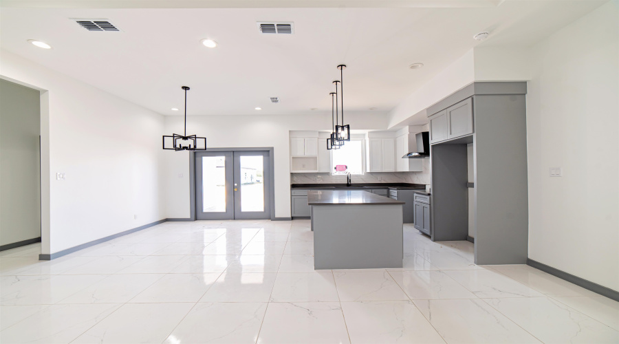 1609 Secretaria Ln., Laredo, Texas 78046, 3 Bedrooms Bedrooms, 5 Rooms Rooms,2 BathroomsBathrooms,Residential,For Sale,1609 Secretaria Ln.,20263296