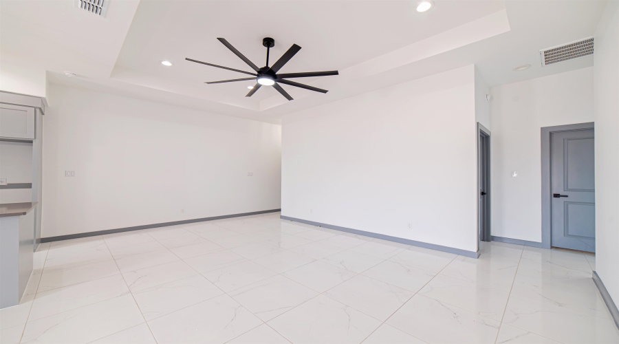 1609 Secretaria Ln., Laredo, Texas 78046, 3 Bedrooms Bedrooms, 5 Rooms Rooms,2 BathroomsBathrooms,Residential,For Sale,1609 Secretaria Ln.,20263296