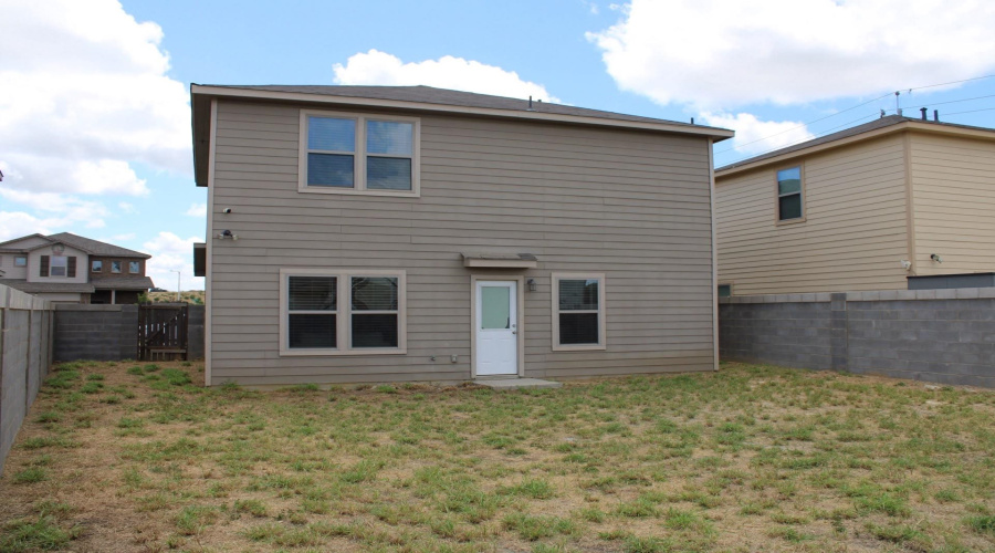 4304 Gabriela Ln., Laredo, Texas 78046, 4 Bedrooms Bedrooms, 5 Rooms Rooms,2 BathroomsBathrooms,Residential,For Sale,4304 Gabriela Ln.,20263298