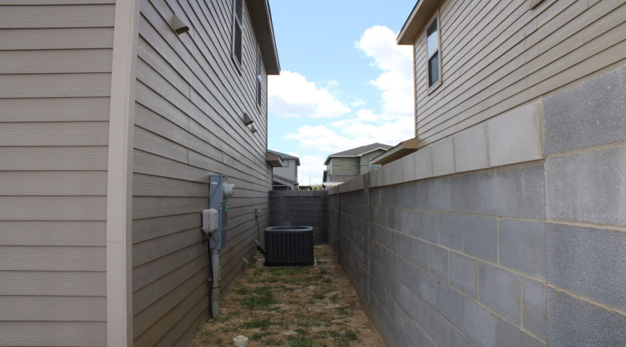 4304 Gabriela Ln., Laredo, Texas 78046, 4 Bedrooms Bedrooms, 5 Rooms Rooms,2 BathroomsBathrooms,Residential,For Sale,4304 Gabriela Ln.,20263298