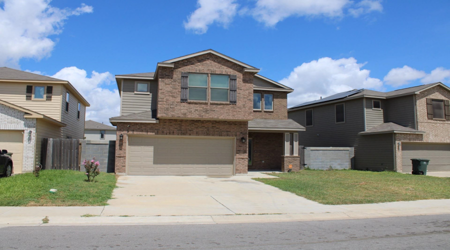 4304 Gabriela Ln., Laredo, Texas 78046, 4 Bedrooms Bedrooms, 5 Rooms Rooms,2 BathroomsBathrooms,Residential,For Sale,4304 Gabriela Ln.,20263298