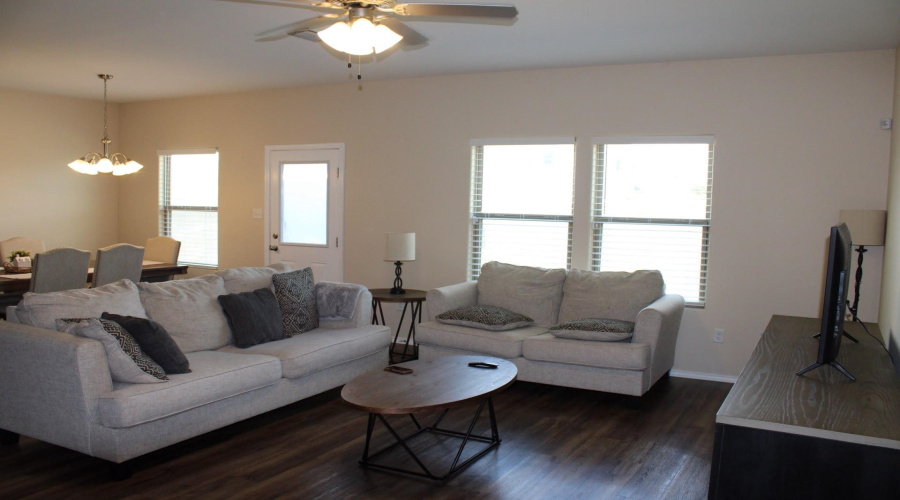4304 Gabriela Ln., Laredo, Texas 78046, 4 Bedrooms Bedrooms, 5 Rooms Rooms,2 BathroomsBathrooms,Residential,For Sale,4304 Gabriela Ln.,20263298