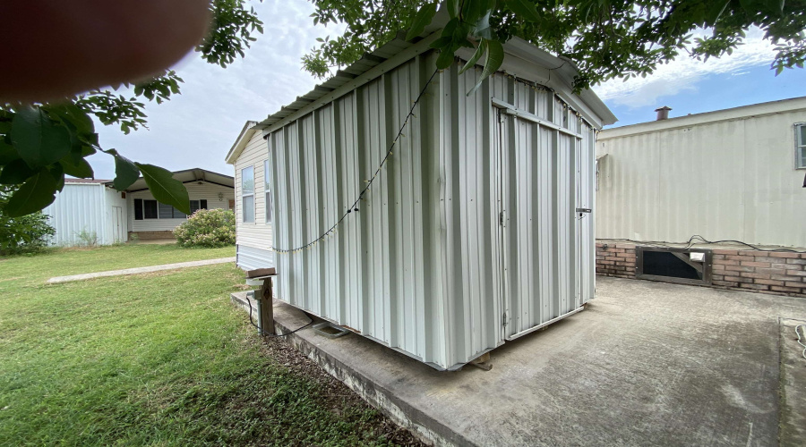 108 Autumn Ln., ZAPATA, Texas 78076-0000, 1 Bedroom Bedrooms, 4 Rooms Rooms,1 BathroomBathrooms,Residential,For Sale,108 Autumn Ln.,20263301