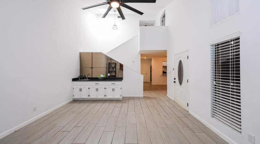 713 E Del Mar Blvd, Laredo, Texas 78041-5940, 3 Bedrooms Bedrooms, 6 Rooms Rooms,2 BathroomsBathrooms,Residential,For Rent,713 E Del Mar Blvd,20263302