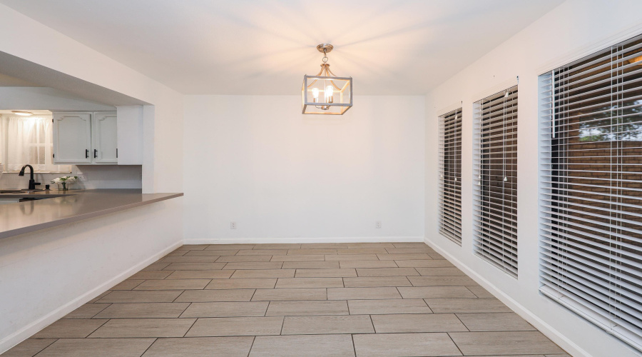 713 E Del Mar Blvd, Laredo, Texas 78041-5940, 3 Bedrooms Bedrooms, 6 Rooms Rooms,2 BathroomsBathrooms,Residential,For Rent,713 E Del Mar Blvd,20263302