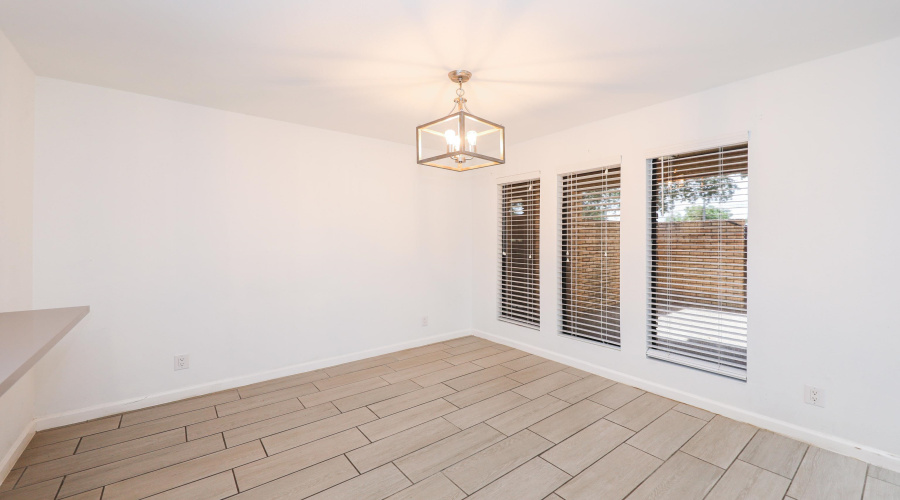 713 E Del Mar Blvd, Laredo, Texas 78041-5940, 3 Bedrooms Bedrooms, 6 Rooms Rooms,2 BathroomsBathrooms,Residential,For Rent,713 E Del Mar Blvd,20263302