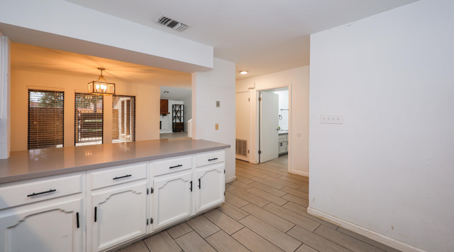713 E Del Mar Blvd, Laredo, Texas 78041-5940, 3 Bedrooms Bedrooms, 6 Rooms Rooms,2 BathroomsBathrooms,Residential,For Rent,713 E Del Mar Blvd,20263302