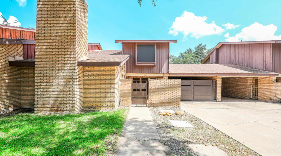 713 E Del Mar Blvd, Laredo, Texas 78041-5940, 3 Bedrooms Bedrooms, 6 Rooms Rooms,2 BathroomsBathrooms,Residential,For Rent,713 E Del Mar Blvd,20263302