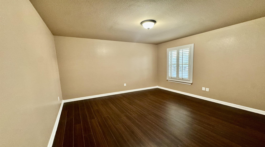 210 Starling Creek Lp, Laredo, Texas 78045, 4 Bedrooms Bedrooms, 8 Rooms Rooms,3 BathroomsBathrooms,Residential,For Sale,210 Starling Creek Lp,20263306