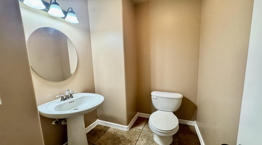 210 Starling Creek Lp, Laredo, Texas 78045, 4 Bedrooms Bedrooms, 8 Rooms Rooms,3 BathroomsBathrooms,Residential,For Sale,210 Starling Creek Lp,20263306
