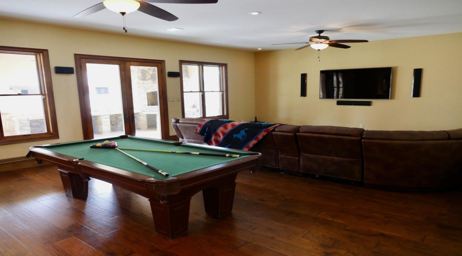 406 Jordan Dr, Laredo, Texas 78041, 4 Bedrooms Bedrooms, 11 Rooms Rooms,4 BathroomsBathrooms,Residential,For Sale,406 Jordan Dr,20263308